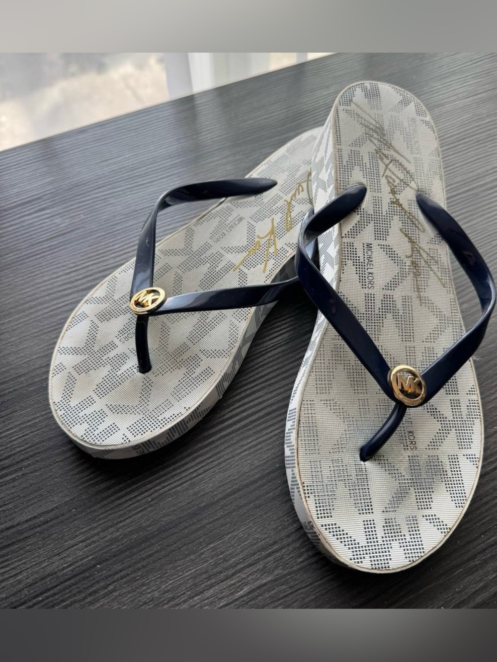 Michael Kors Bedford Flip Flop Color Navy and White Size 10 With Gold MK logo